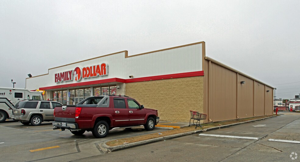 More Photos Of 4525 Old Gentilly Rd, New Orleans Freestanding For Lease