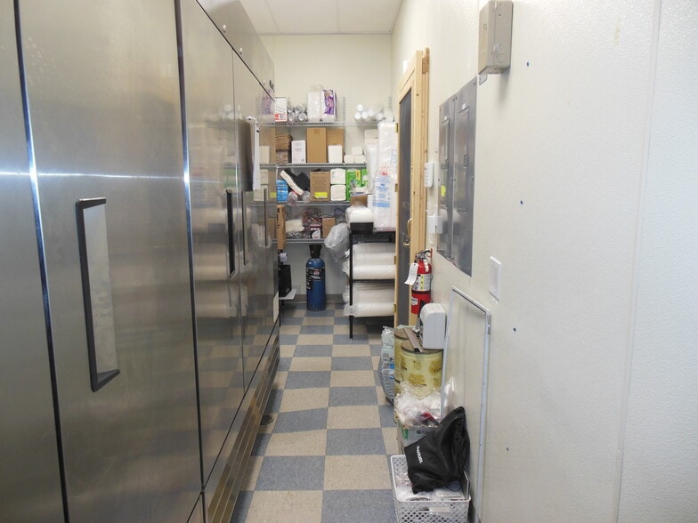 More Photos Of 3510 Cadillac Dr, Farwell Restaurant For Sale