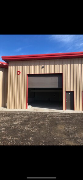 More Photos Of 341 1st St, Mead Warehouse For Lease