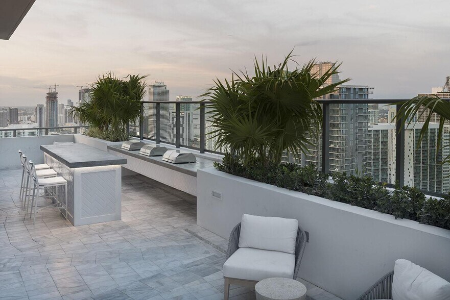 More Photos Of 86 SW 8th St, Miami Apartments For Lease