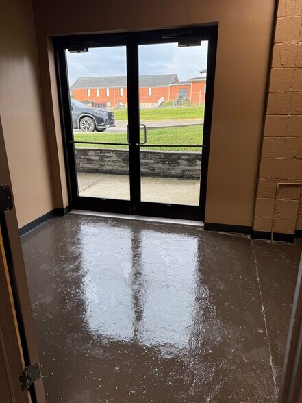 More Photos Of 1695 E Main St, Richmond Medical For Lease