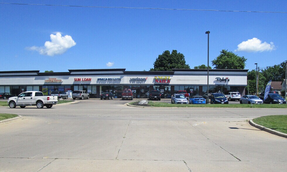 More Photos Of 150 E South St, Kewanee Unknown For Lease