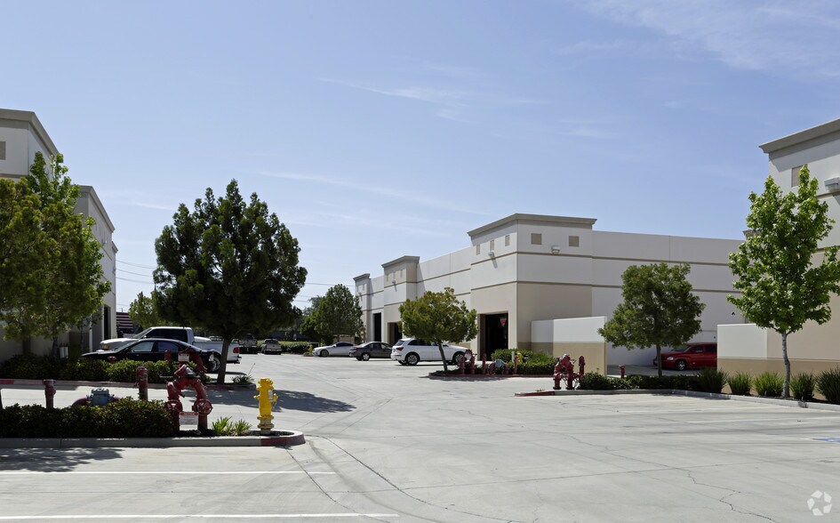 More Photos Of 18537 Collier Ave, Lake Elsinore Warehouse For Lease