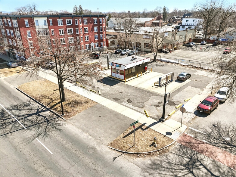 More Photos Of 671 State St, Springfield Convenience Store For Sale
