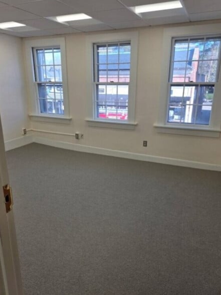 More Photos Of 27 Main St, Concord Storefront Retail Office For Lease