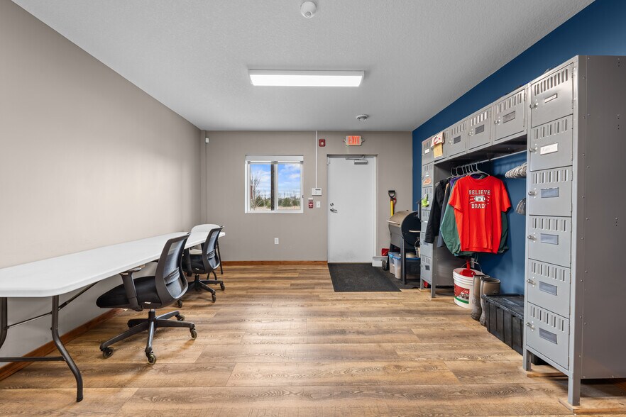 More Photos Of 6202 402nd St, North Branch Manufacturing For Sale