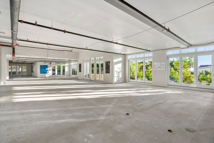 More Photos Of 1363-1373 Coast Hwy, Laguna Beach Storefront Retail Office For Sale