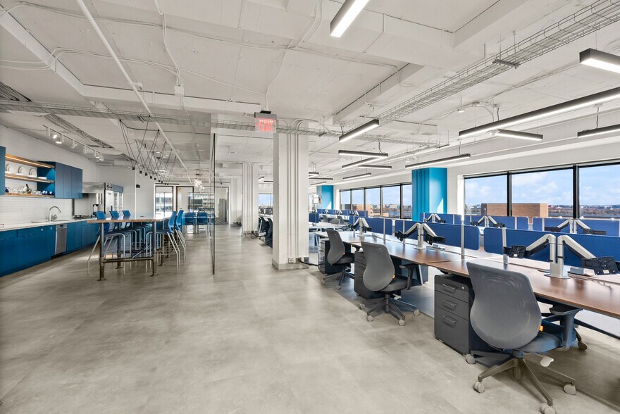 More Photos Of 1550 Crystal Dr, Arlington Office For Lease