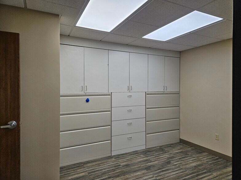 More Photos Of 5444 State St, Saginaw Office For Lease