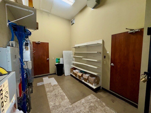 More Photos Of 640 N Fountain Ave, Springfield Freestanding For Sale