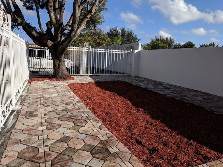More Photos Of 5420-5430 N State Road 7, North Lauderdale Schools For Sale