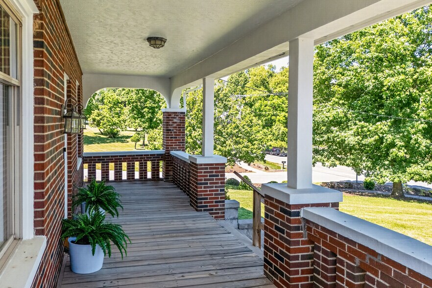 More Photos Of 132 Christiansburg Pike NE, Floyd Flex For Sale