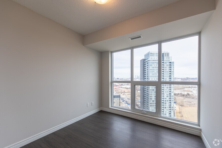 More Photos Of 2 Vena Way, Toronto Apartments For Lease