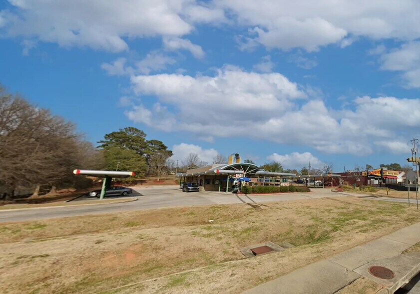 More Photos Of 8225 Highway 278 NE, Covington Fast Food For Lease