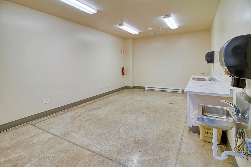 More Photos Of 5811 Sandpiper Dr, Missoula Warehouse For Lease