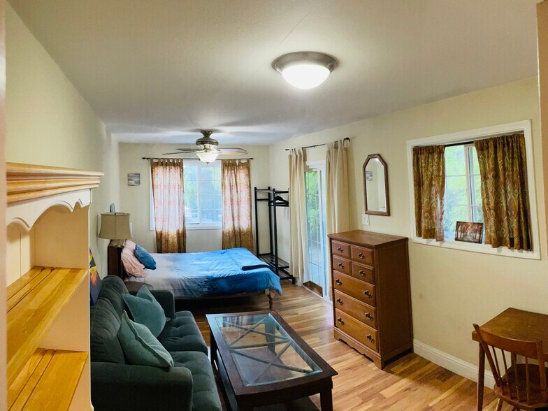 More Photos Of 2704 Aramon Dr, Rancho Cordova Flex For Sale