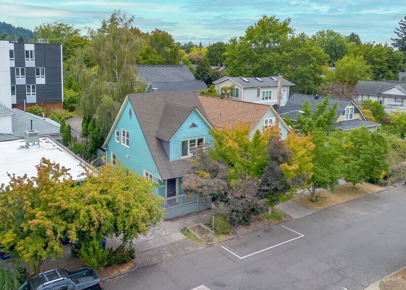 More Photos Of 1516 SE 43rd Ave, Portland Medical For Sale