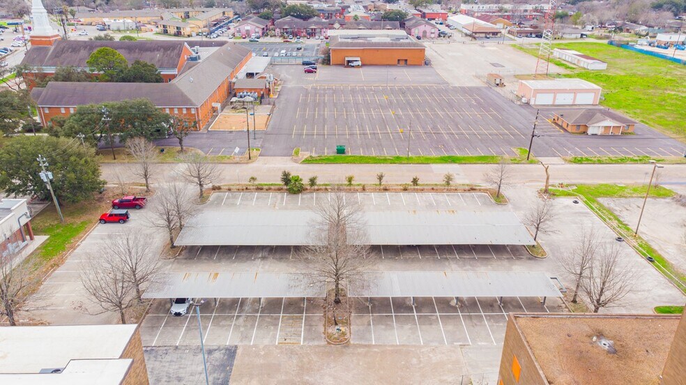 More Photos Of 908 E Southmore Blvd, Pasadena Medical For Lease