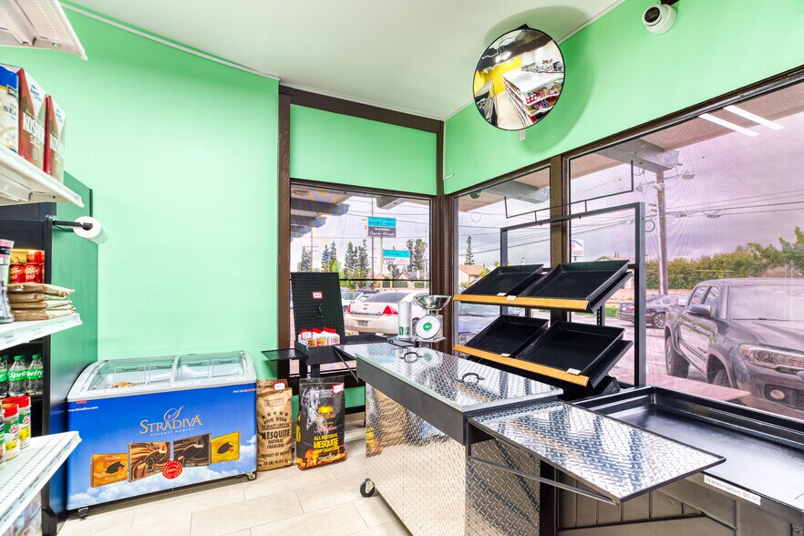 More Photos Of 10124-10138 Topanga Canyon Blvd, Chatsworth General Retail For Sale