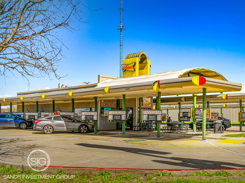 Primary Photo Of 351 Valley Hi Dr, San Antonio Fast Food For Sale