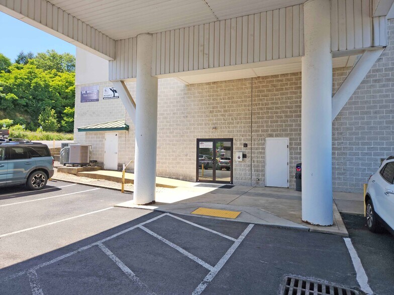More Photos Of 1311-1319 Pineview Dr, Morgantown Medical For Lease