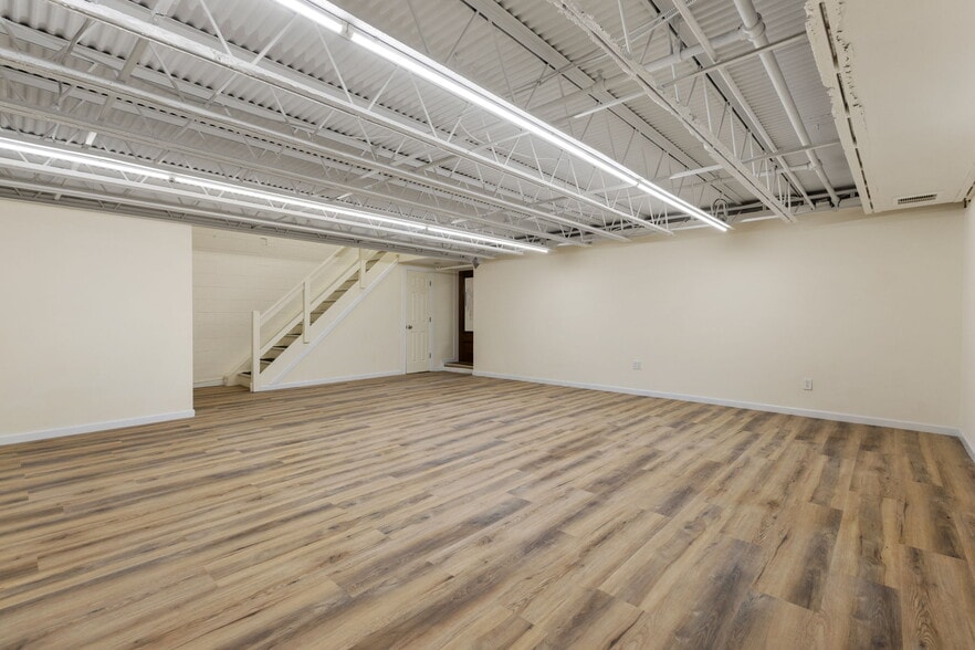 More Photos Of 349 Chestnut St, Passaic Warehouse For Lease