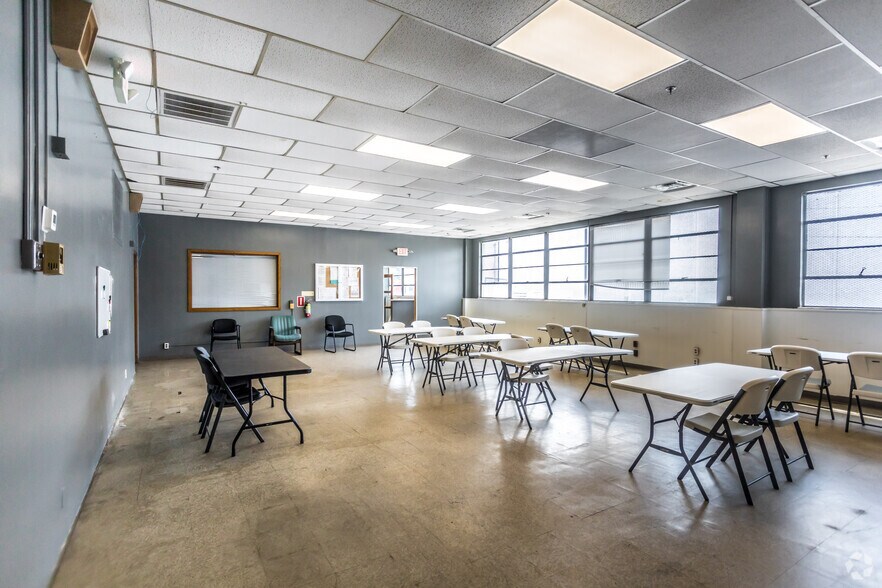 More Photos Of 1100 E Parkway S, Memphis Refrigeration Cold Storage For Lease