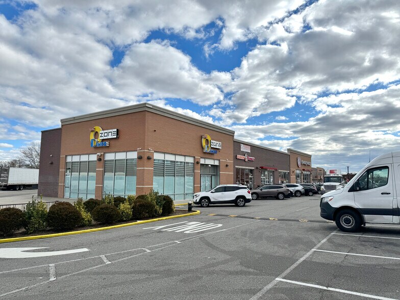 More Photos Of 13335 79th St, Howard Beach General Retail For Lease