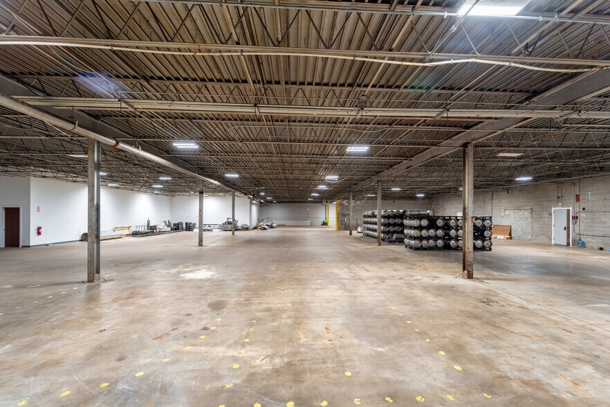 More Photos Of 255 E 167th St, Harvey Distribution For Lease