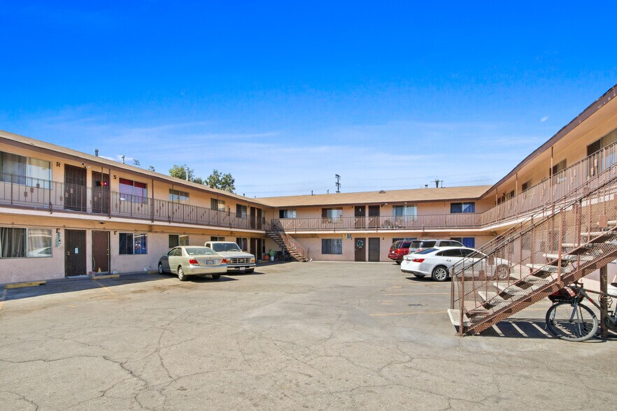 More Photos Of 5503-5509 Maywood Ave, Maywood Apartments For Sale