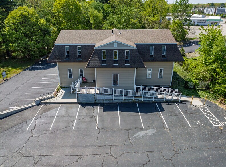 More Photos Of 6828 Post Rd, North Kingstown Office Residential For Lease