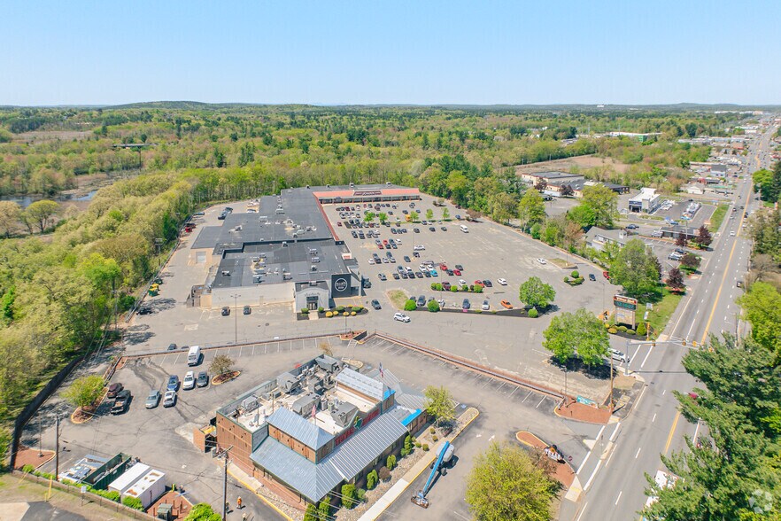 More Photos Of 436 Broadway St, Methuen Freestanding For Sale