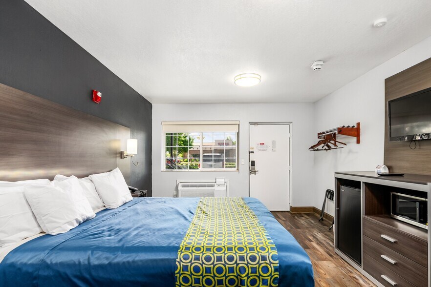 More Photos Of 4029 Marlane Dr, Grove City Hotel For Sale