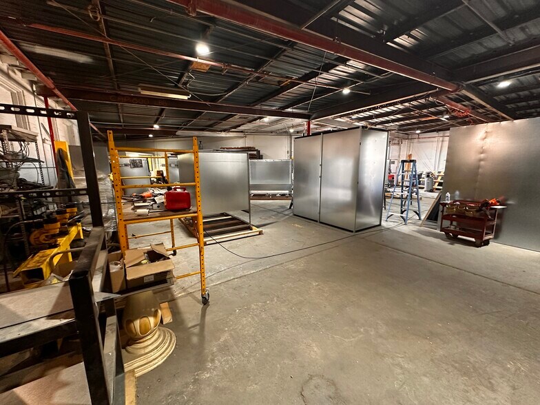 More Photos Of 1525 Magoffin Ave, El Paso Warehouse For Sale