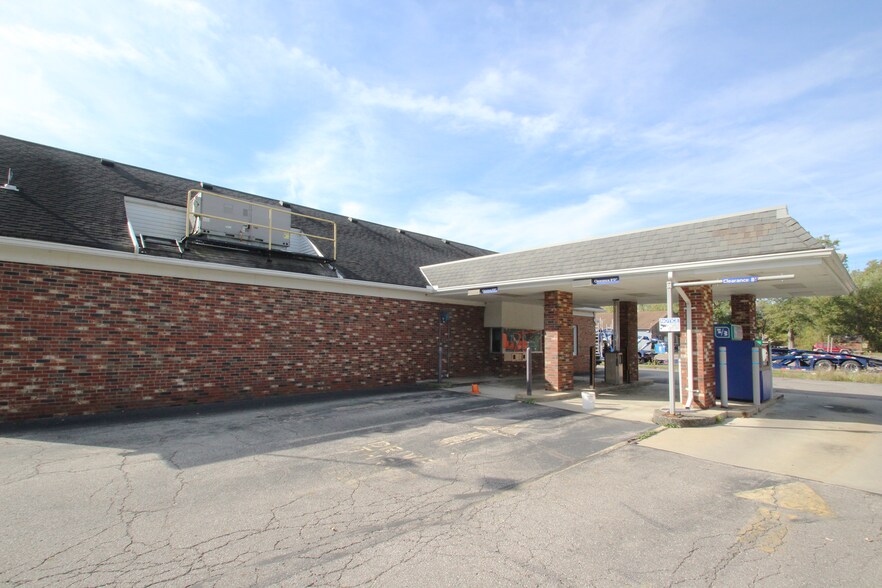 More Photos Of 26700 Royalton Rd, Columbia Station Freestanding For Lease