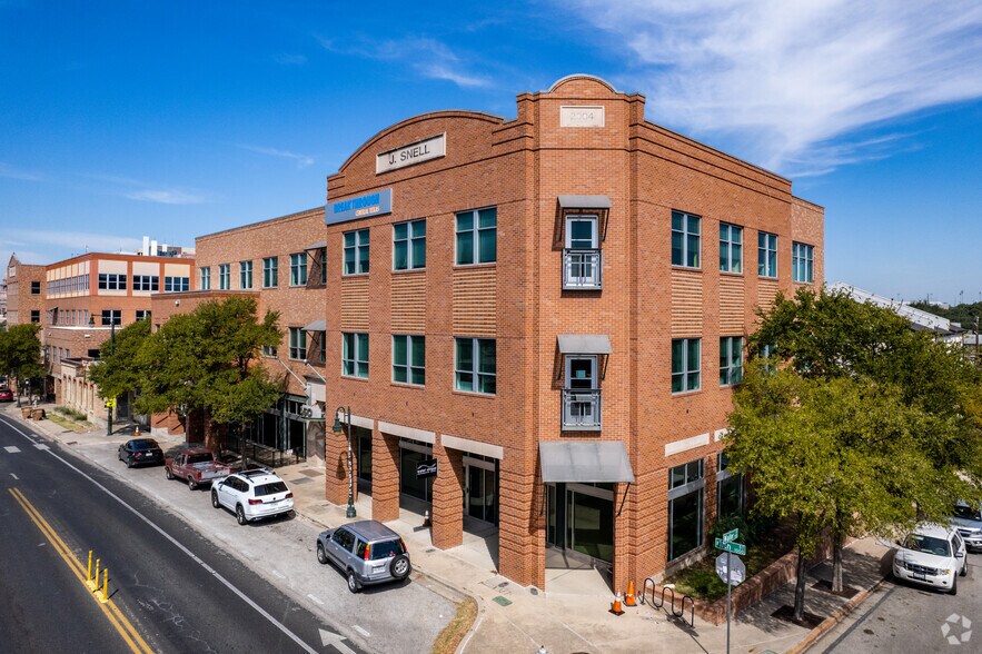 Primary Photo Of 1050 E 11th St, Austin Office For Lease