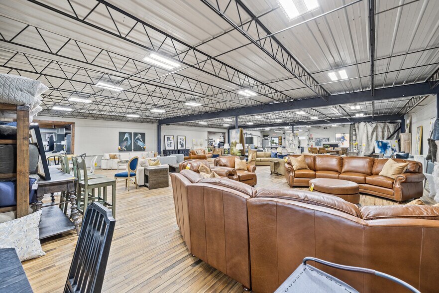 More Photos Of 764 E Seventh St, Lexington Warehouse For Sale