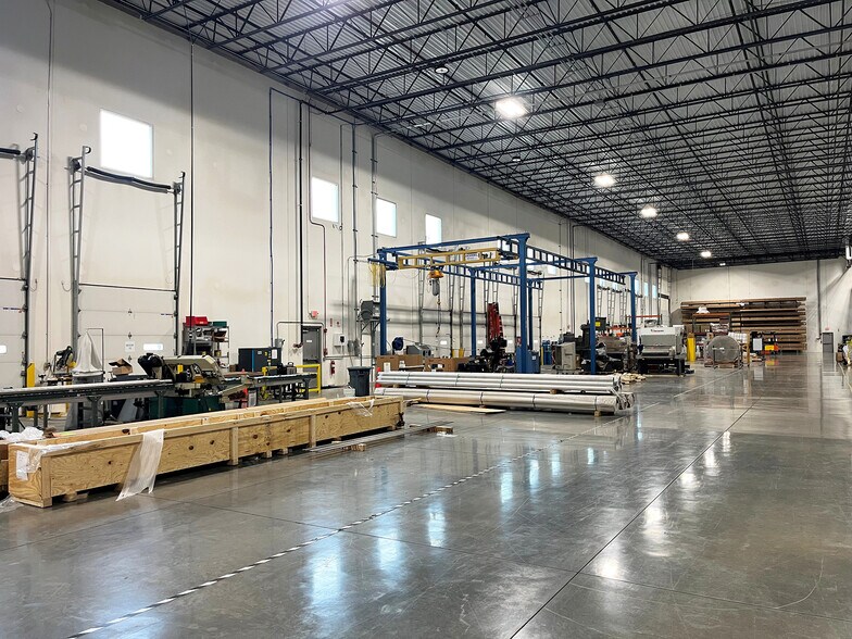 More Photos Of 540 Frontenac Ct, Naperville Warehouse For Lease