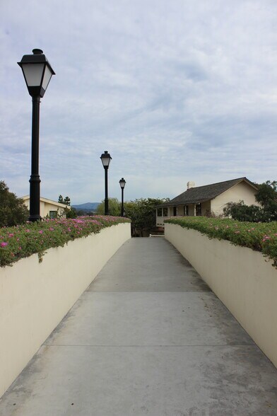 More Photos Of 99 Pacific St, Monterey Loft Creative Space For Lease