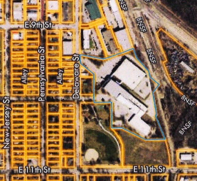 More Photos Of 800-810 E 10th St, Lawrence Flex For Sale