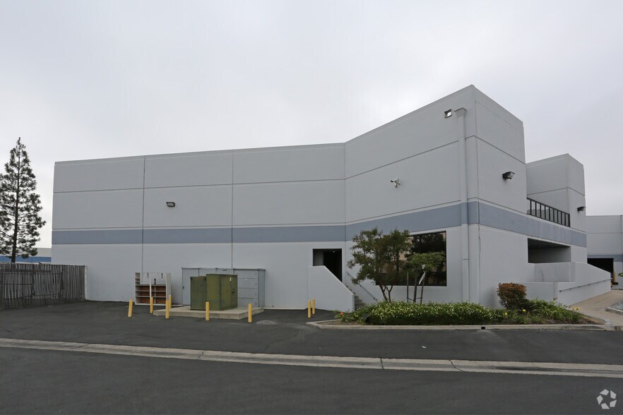 More Photos Of 7375 Chapman Ave, Garden Grove Warehouse For Lease