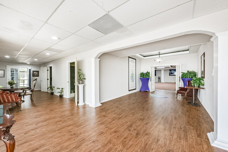 More Photos Of 130 S 4th St, La Porte General Retail For Sale