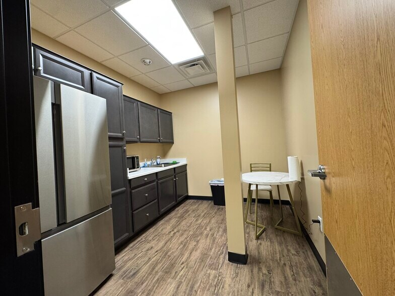 More Photos Of 1361 N Alma School Rd, Chandler Restaurant For Lease
