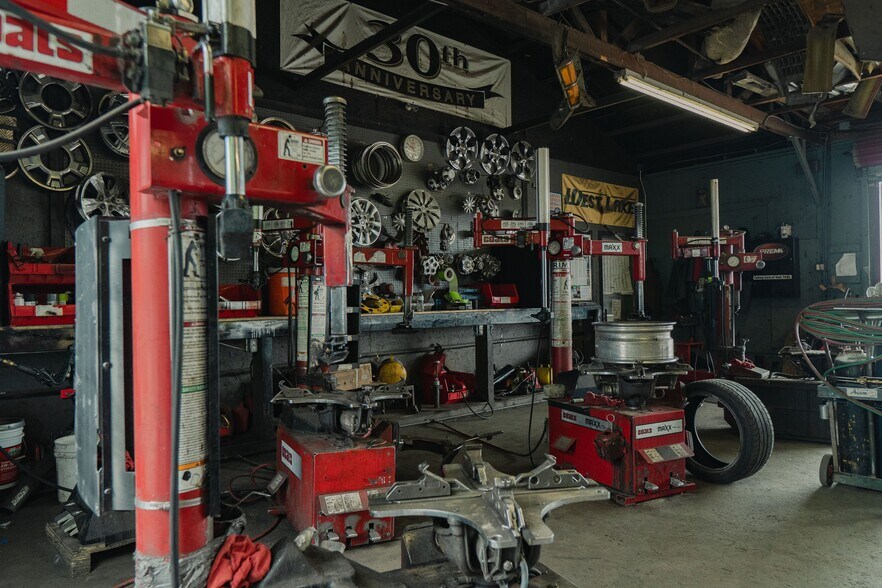 More Photos Of 6886 Santa Fe Dr, Winton Auto Repair For Sale