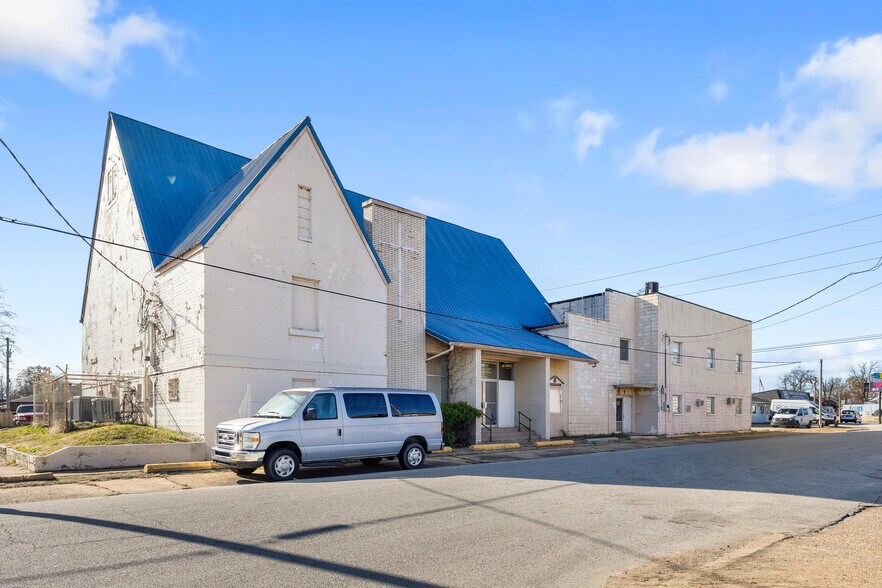 Primary Photo Of 338 Hazel St, Poplar Bluff Showroom For Sale