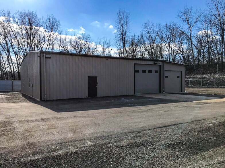 More Photos Of 1245 Memory Ln, Columbus Warehouse For Lease