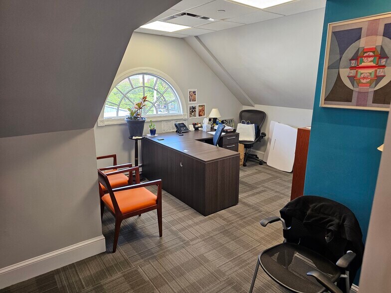 More Photos Of 1552 Post Rd, Fairfield Freestanding For Lease