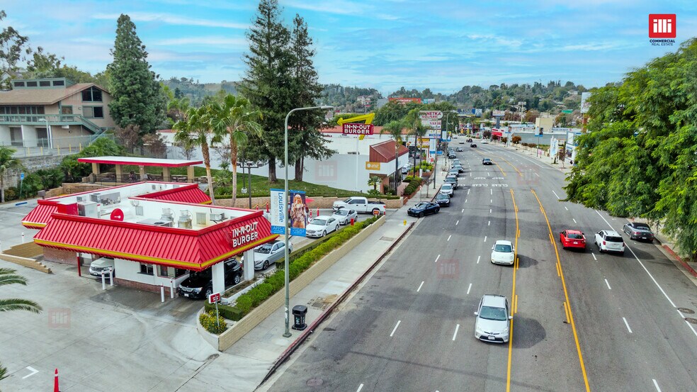 More Photos Of 19930-19960 Ventura Blvd, Woodland Hills Unknown For Lease