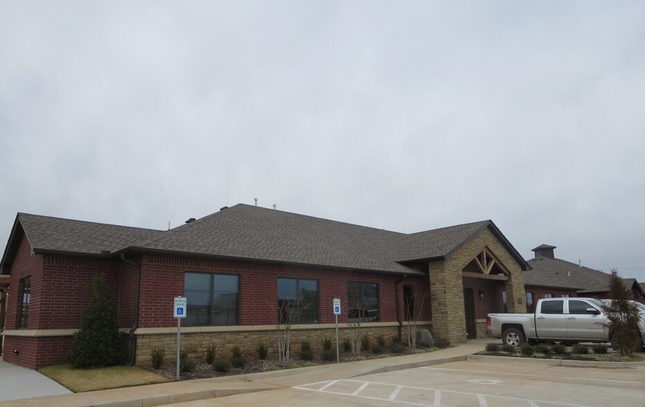 More Photos Of 2220 NW 164th St, Edmond Office For Sale