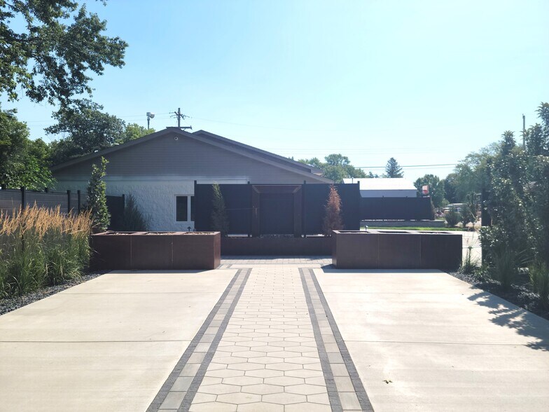 More Photos Of 7404 Lamar Ave S, Cottage Grove General Retail For Sale